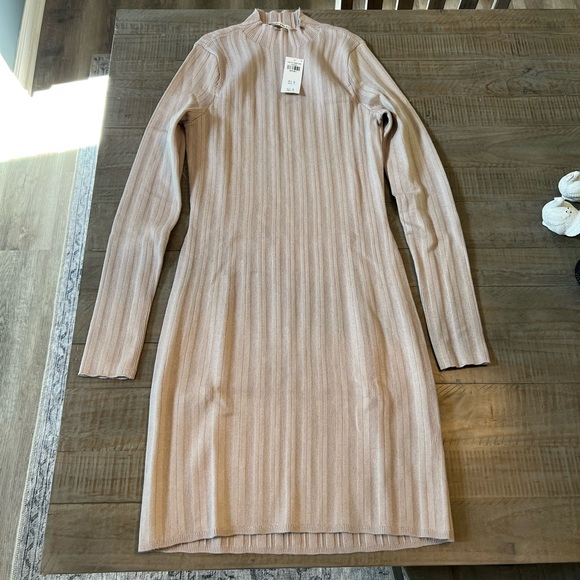 Abercrombie Ribbed Mock Neck Sweater Dress, M Tall - Picture 5 of 6